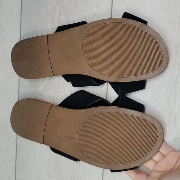 Torrid Women Comfort Suede Straps Sandals Flats Flip flop shoes sz 11W Wide - Picture 7 of 9